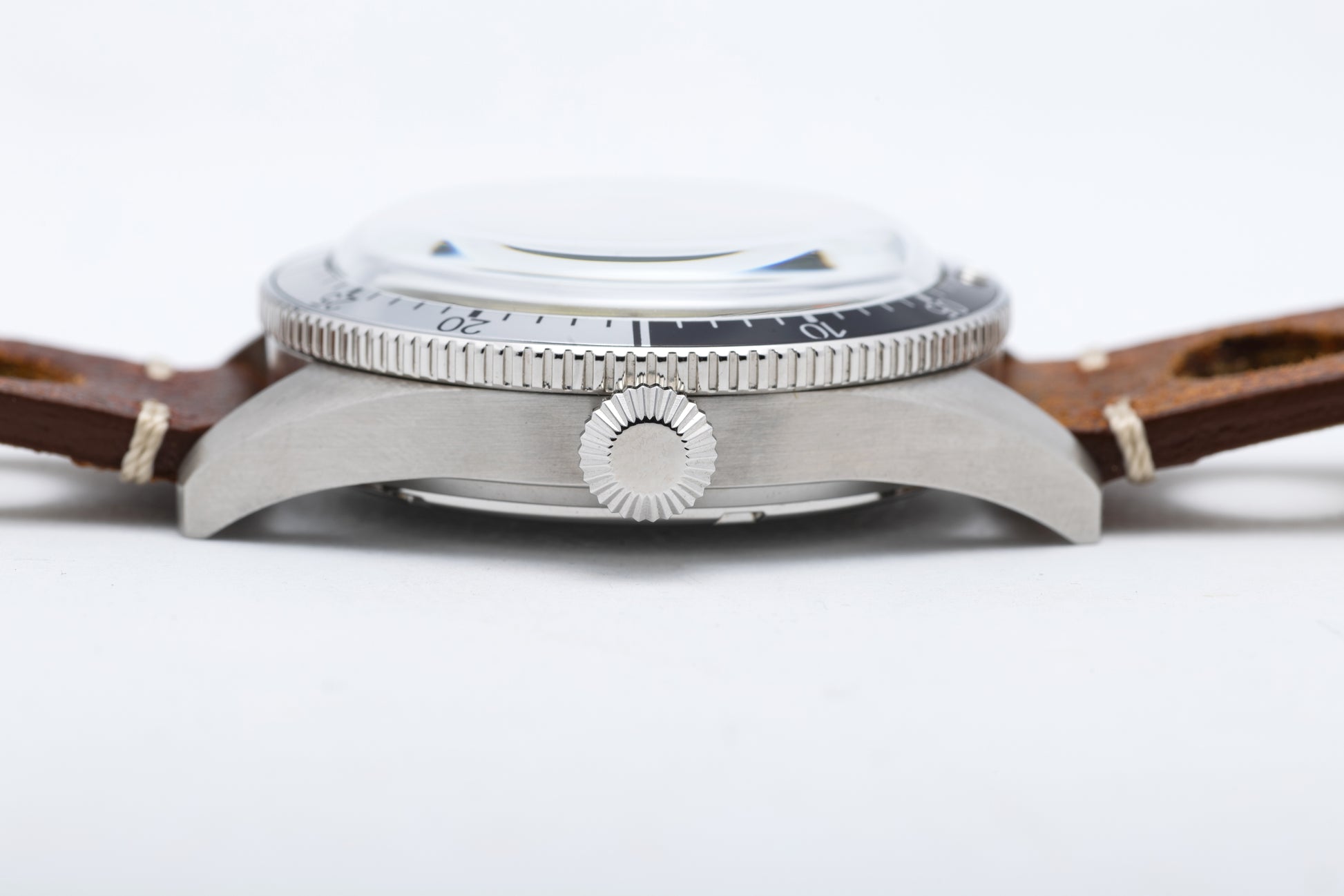 Heritage "Sixties's diver" beige dial