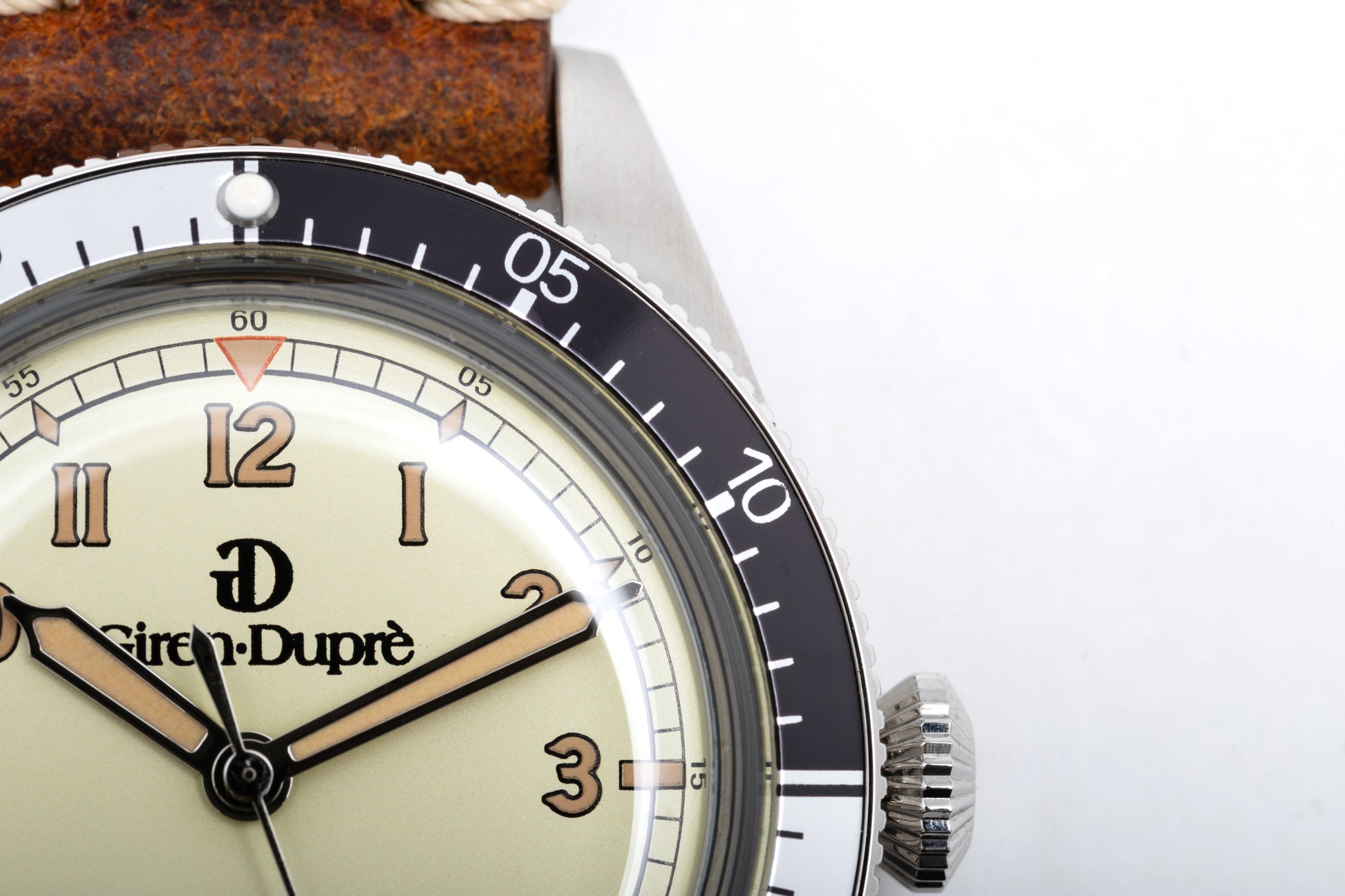 Heritage "Sixties's diver" beige dial
